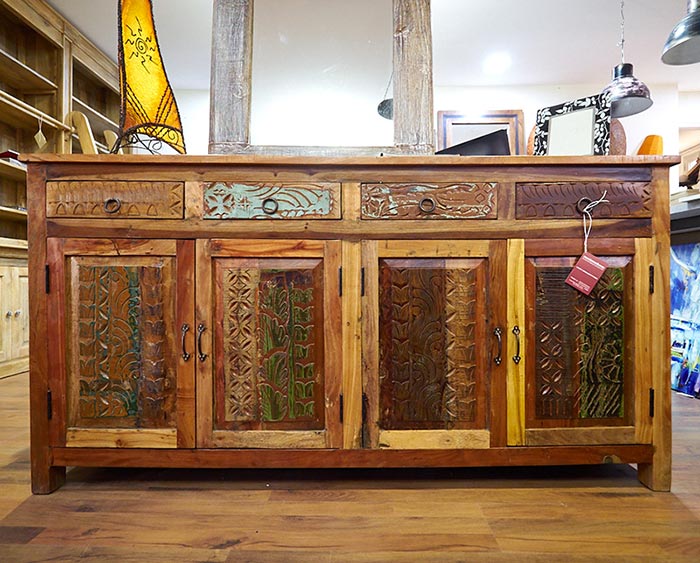 Credenza etnica in legno massello di noce india offerta