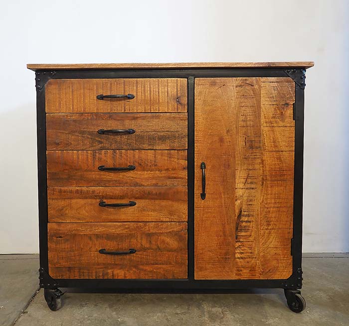 Credenza con ruote legno massello stile industrial