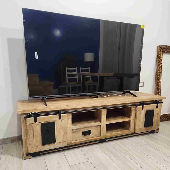 porta tv industrial newport