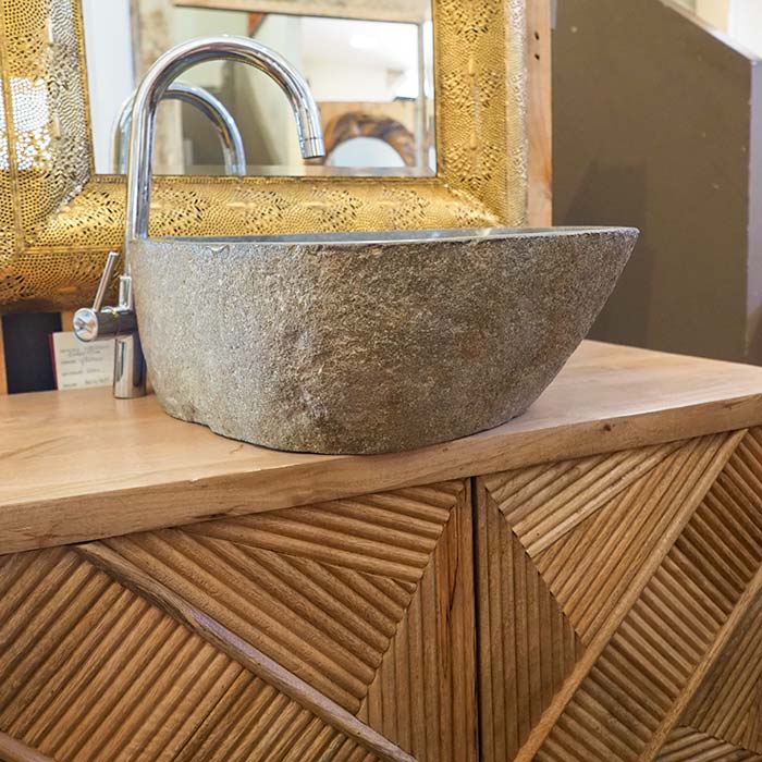 Mobile bagno in legno massello con lavabo in pietra